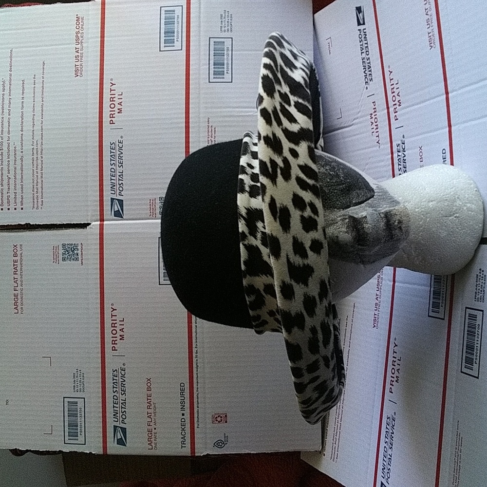 Not For Sale Not Available Betmar Designer Wool w Zebra print band/ Rim 1 siz